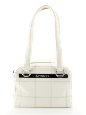 CHANEL Quilted Leather Shoulder Bag